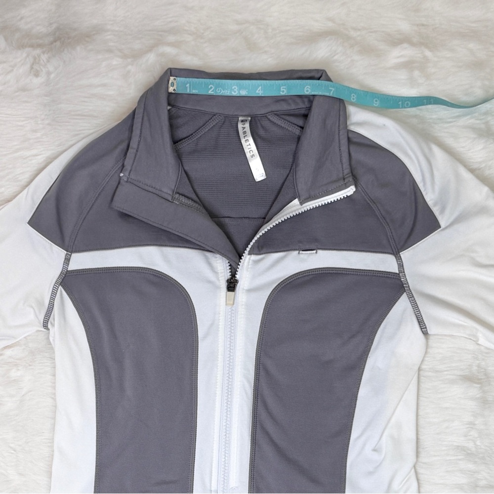 Fabletics Jojo Performance Jacket S - image 10